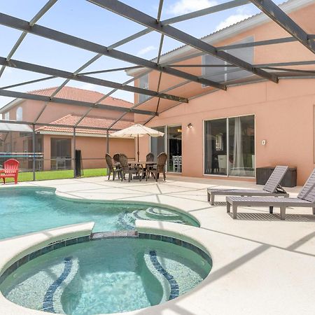Large Spacious Home W Private Pool & Hot Tub Davenport Bagian luar foto