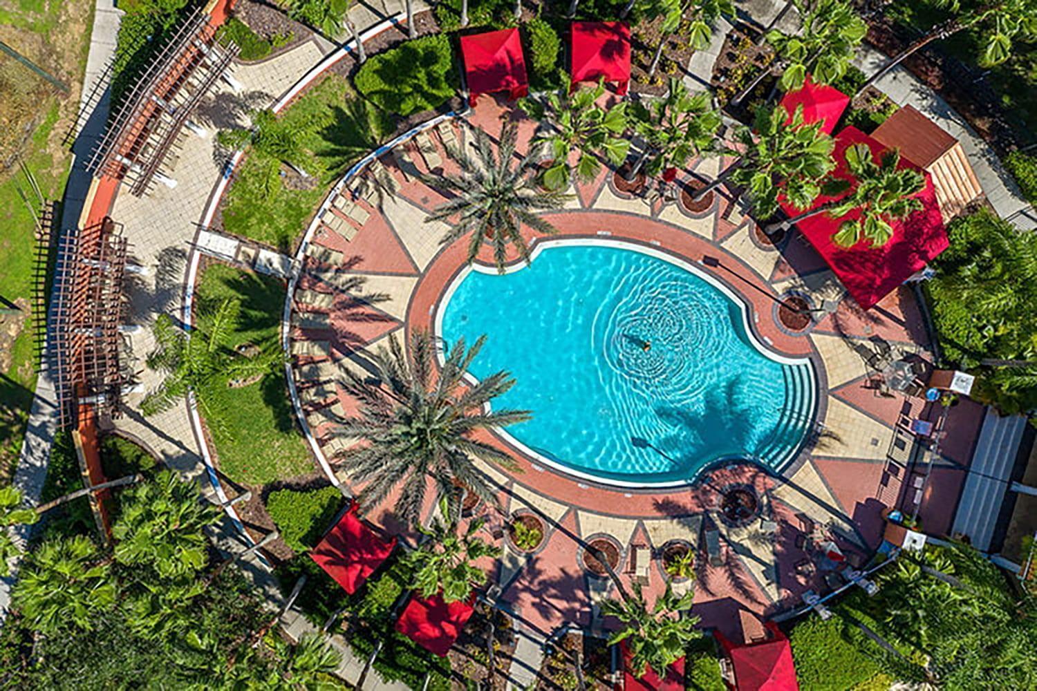 Large Spacious Home W Private Pool & Hot Tub Davenport Bagian luar foto