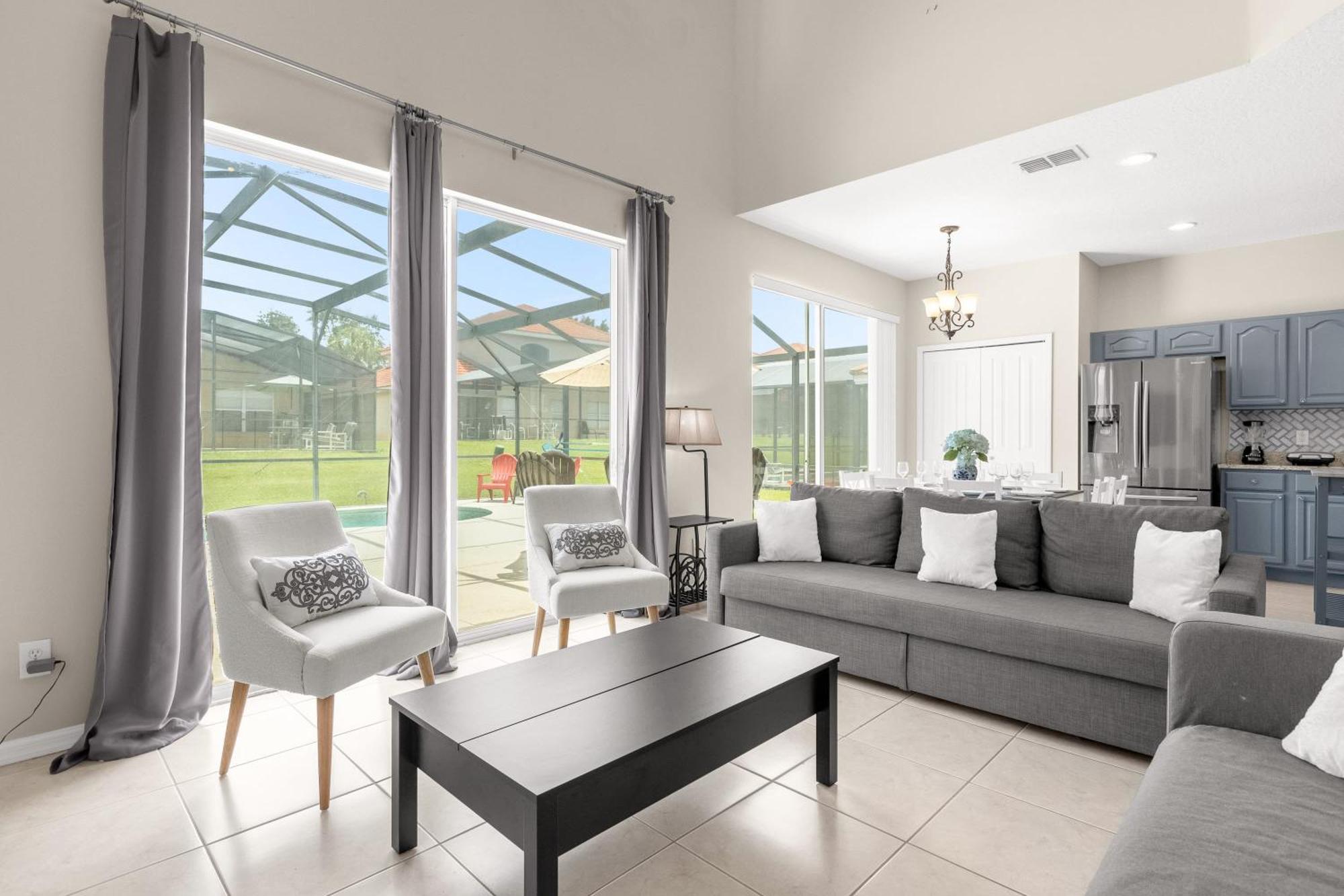 Large Spacious Home W Private Pool & Hot Tub Davenport Bagian luar foto