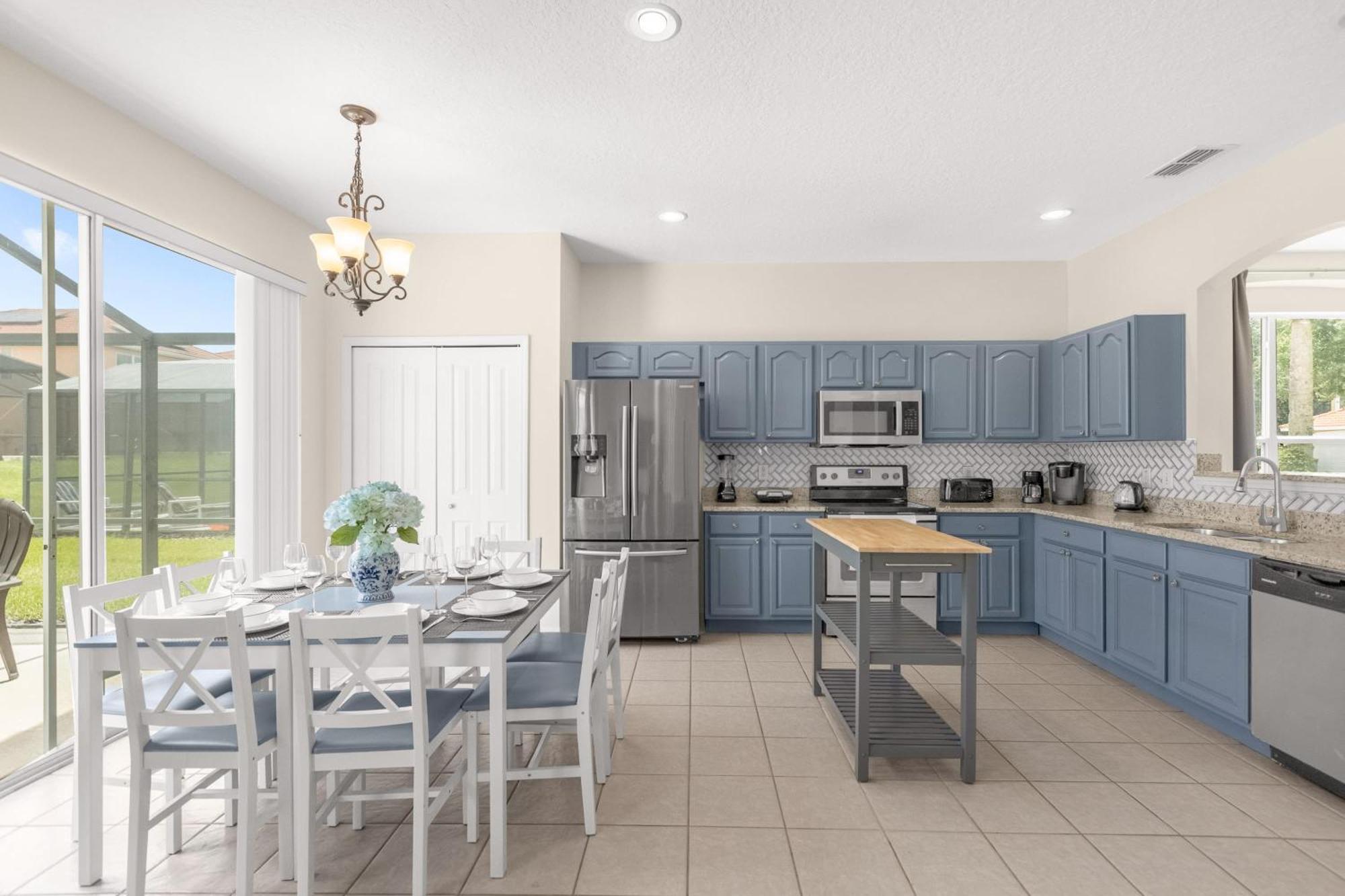 Large Spacious Home W Private Pool & Hot Tub Davenport Bagian luar foto